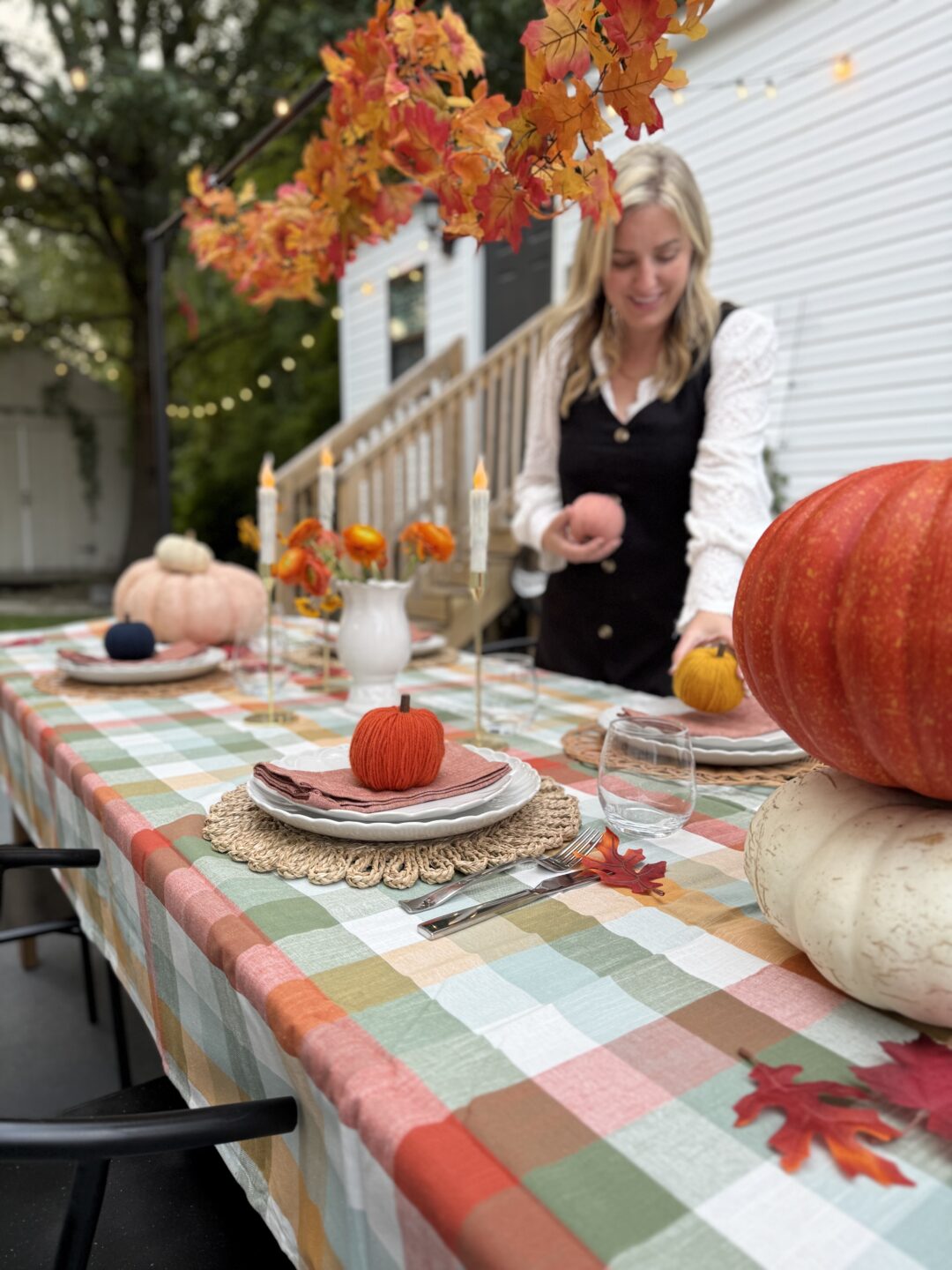 fall party decor - fall leaves